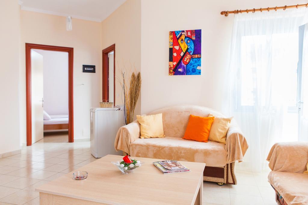 Work-Friendly Central Apartments, Saranda Kültér fotó