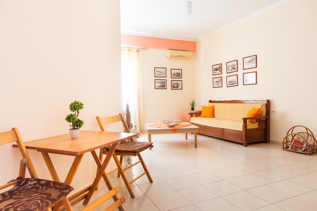 Work-Friendly Central Apartments, Saranda Kültér fotó